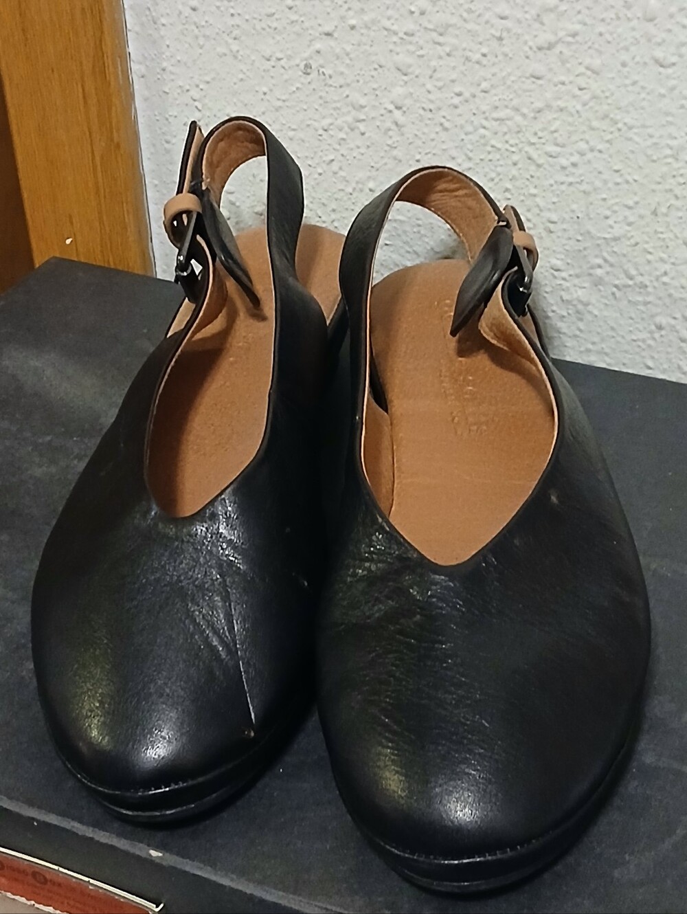Gentle Souls by Kenneth Cole Noemi Black Leather Slingback Flats Size 8M